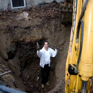 digging for stuff in old well in williamsburg